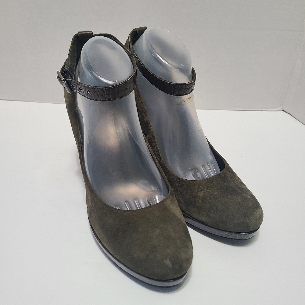 Linea‎ Paolo Suede Pump with Ankle Strap Size 11.5